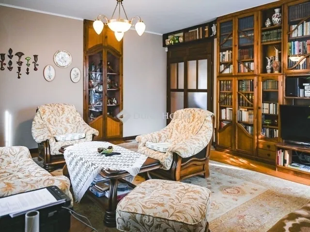 Eladó ház Pécs, Ledina 300 nm