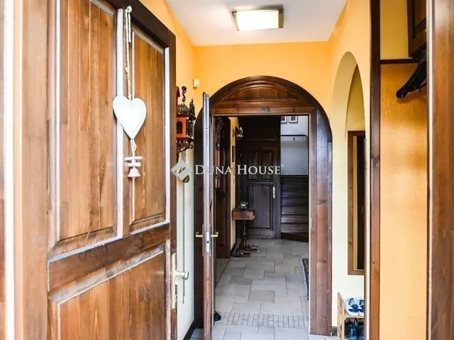 Eladó ház Pécs, Ledina 300 nm