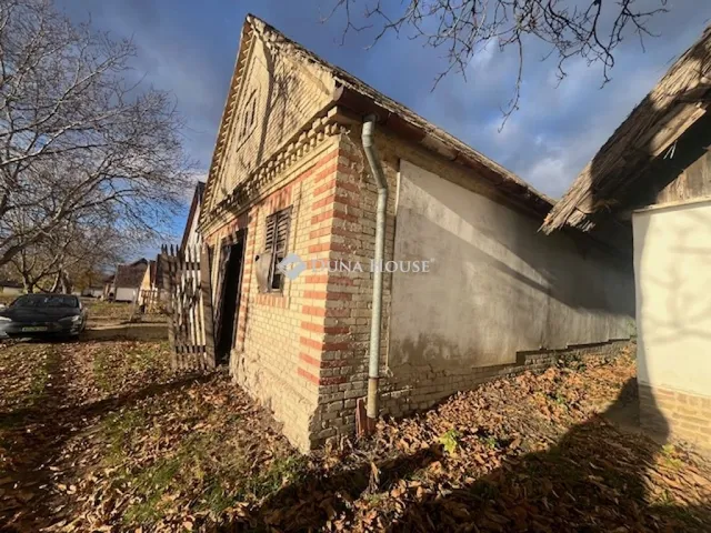 Eladó mezőgazdasági ingatlan Györköny 101 nm