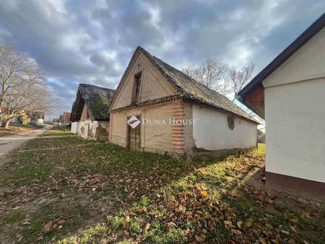 Eladó mezőgazdasági ingatlan Györköny 101 nm