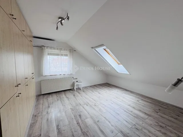 Eladó lakás Pécs 106 nm