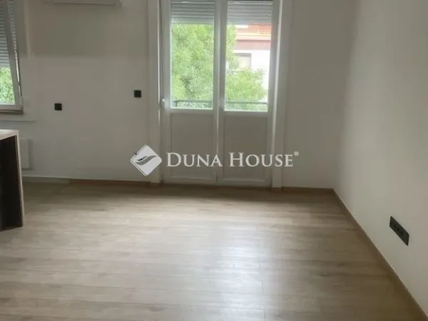 Eladó lakás Pécs, Uránváros 59 nm