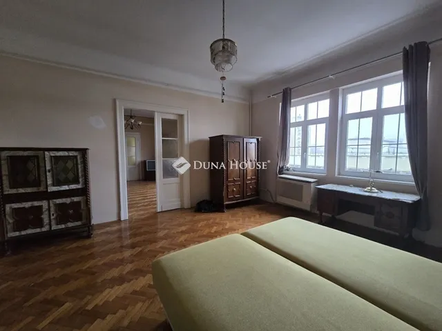 Eladó lakás Pécs, Belváros 138 nm