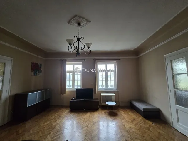 Eladó lakás Pécs 138 nm