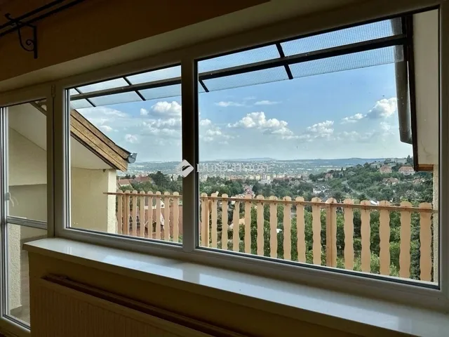 Eladó ház Pécs, Mecsekoldal 200 nm