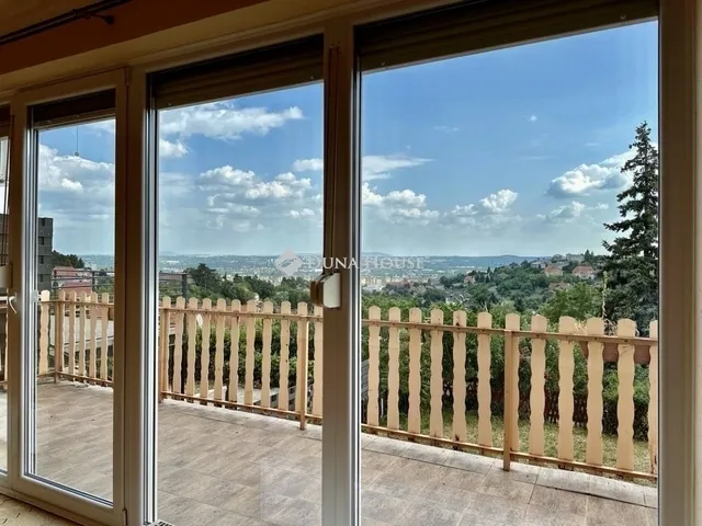 Eladó ház Pécs, Mecsekoldal 200 nm