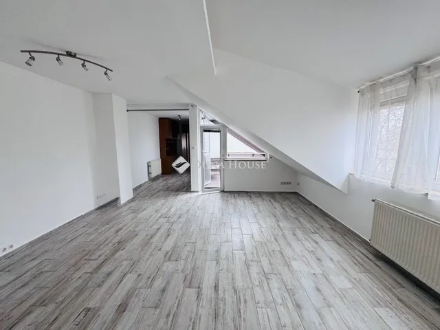 Eladó lakás Pécs, Uránváros 106 nm