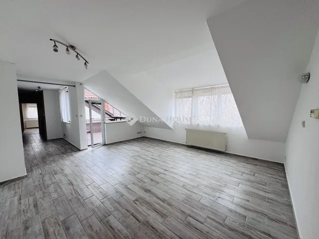 Eladó lakás Pécs, Uránváros 106 nm