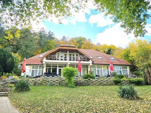 Eladó kereskedelmi és ipari ingatlan Orfű 430 nm