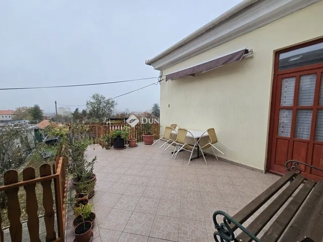 Eladó ház Pécs, Egyetemváros 190 nm