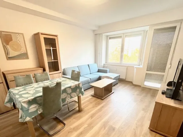 Eladó lakás Pécs, Uránváros 48 nm