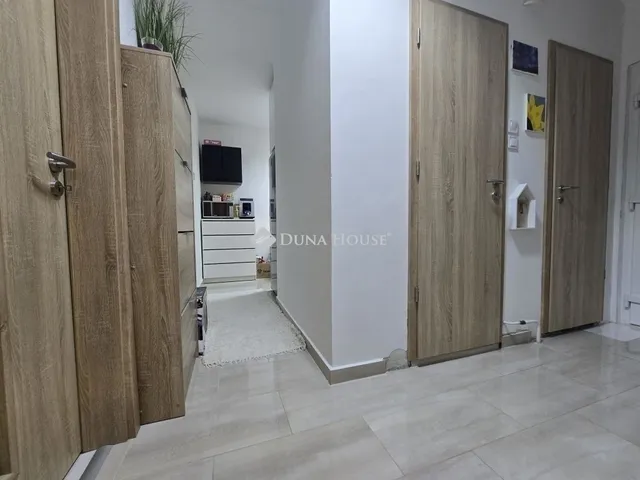 Eladó lakás Pécs, Kertváros 63 nm