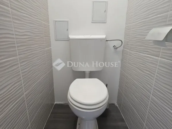 Eladó lakás Pécs, Kertváros 63 nm