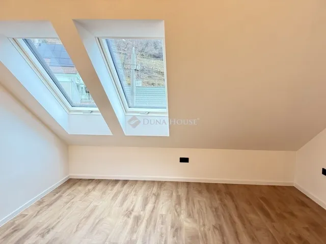 Eladó lakás Pécs, Mecsekoldal 68 nm