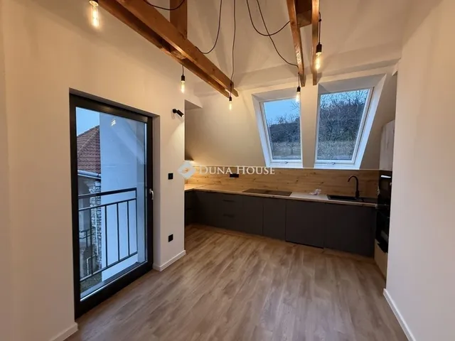 Eladó lakás Pécs, Mecsekoldal 68 nm