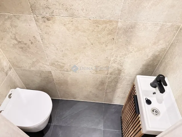 Eladó lakás Pécs, Mecsekoldal 78 nm