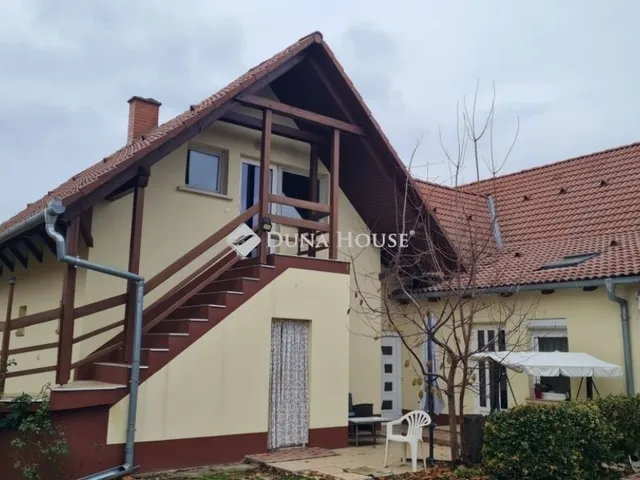 Eladó ház Kozármisleny 237 nm