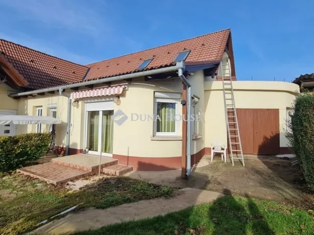 Eladó ház Kozármisleny 237 nm