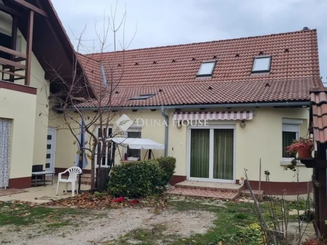 Eladó ház Kozármisleny 237 nm