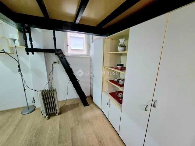 Eladó lakás Pécs 21 nm