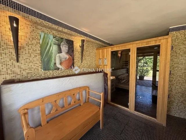 Eladó ház Balatonfenyves 210 nm