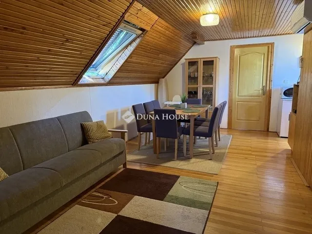 Eladó ház Balatonfenyves 210 nm