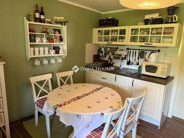 Eladó ház Balatonfenyves 210 nm