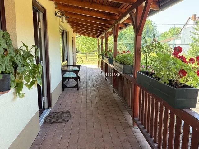 Eladó ház Balatonfenyves 210 nm