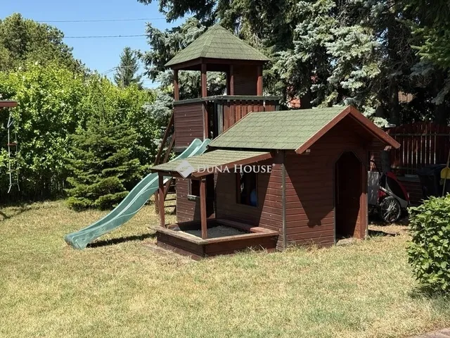 Eladó ház Balatonfenyves 210 nm