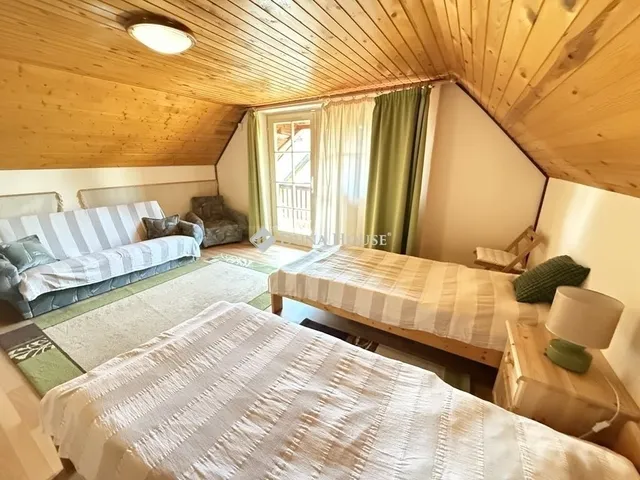 Eladó ház Balatonfenyves 210 nm