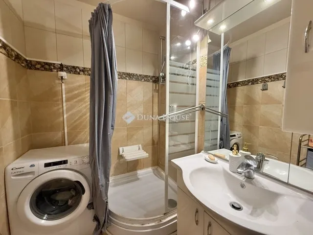 Eladó lakás Pécs, Kertváros 74 nm