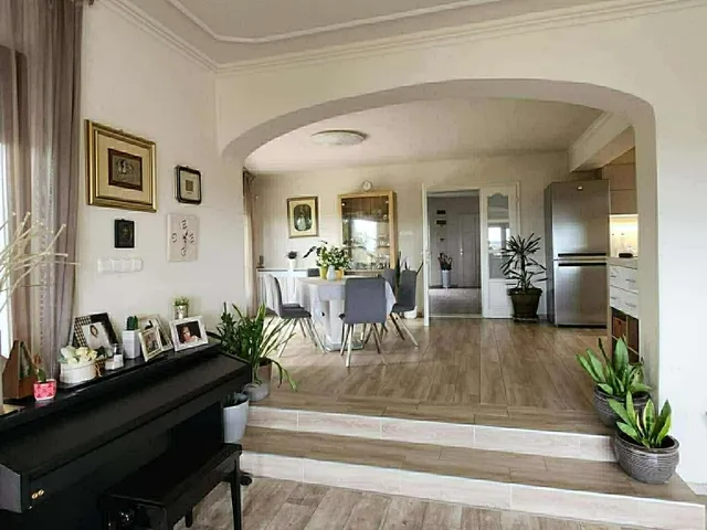 Eladó ház Pécs, Rigóder 360 nm