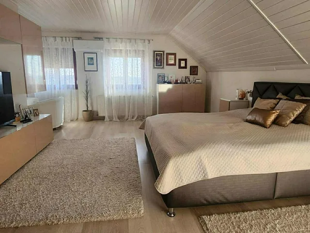 Eladó ház Pécs, Rigóder 360 nm