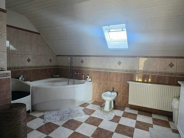 Eladó ház Pécs, Rigóder 360 nm