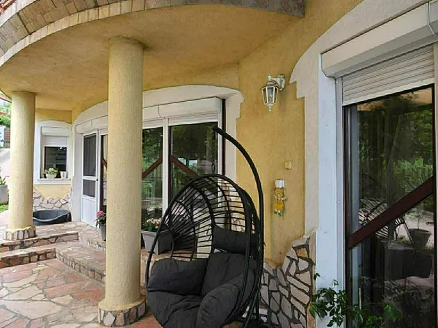 Eladó ház Pécs, Rigóder 360 nm