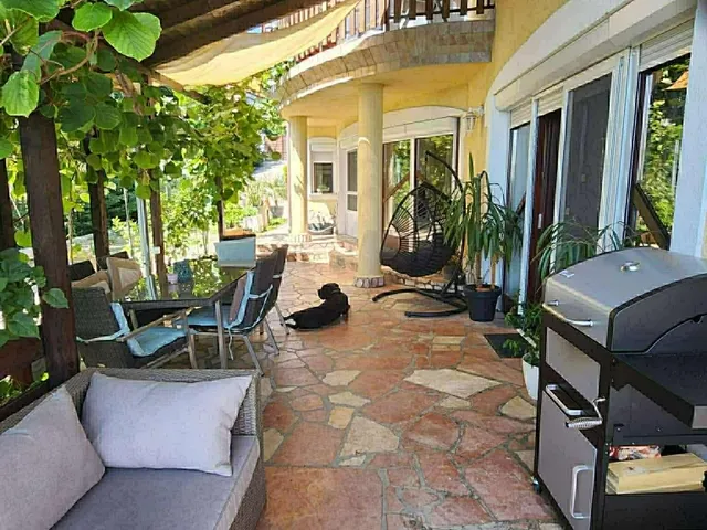 Eladó ház Pécs, Rigóder 360 nm