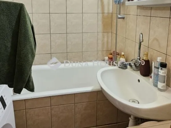 Eladó lakás Pécs, Kertváros 72 nm