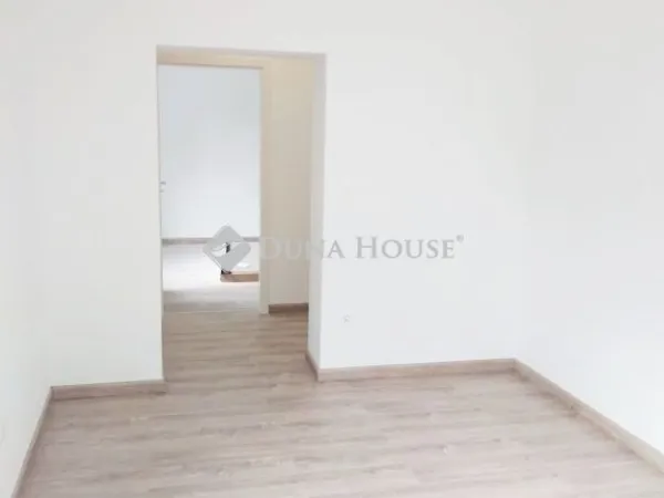 Eladó lakás Pécs, Uránváros 54 nm