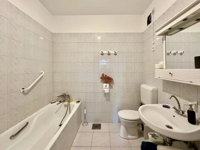 Eladó lakás Pécs, Mecsekoldal 106 nm