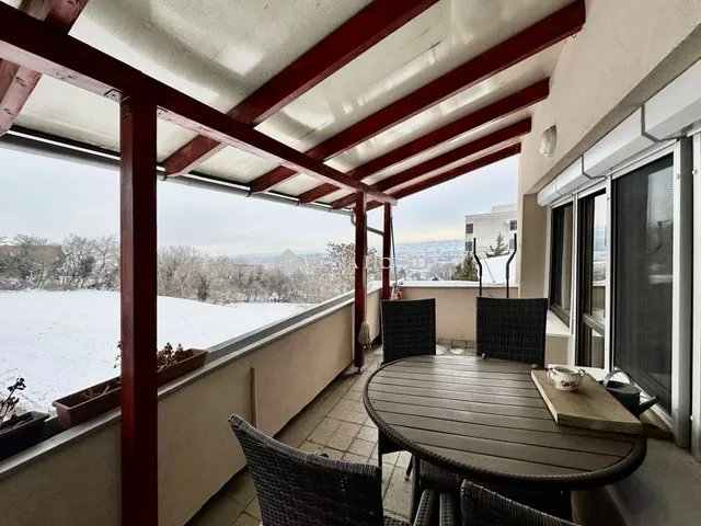 Eladó lakás Pécs, Egyetemváros 121 nm