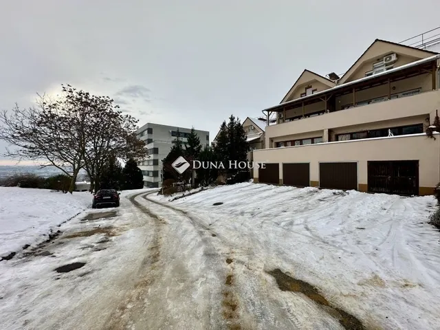 Eladó lakás Pécs, Egyetemváros 121 nm
