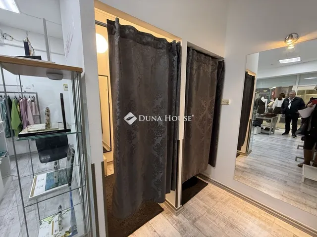 Eladó kereskedelmi és ipari ingatlan Pécs 28 nm