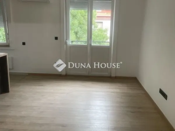 Eladó lakás Pécs, Uránváros 54 nm