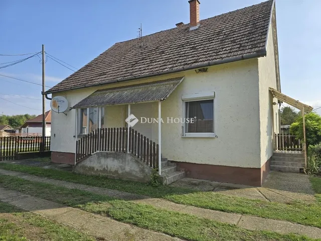 Eladó ház Kétújfalu 69 nm