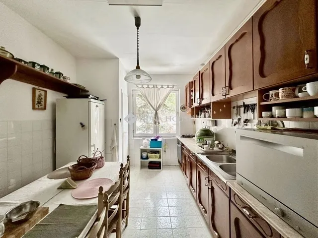 Eladó lakás Pécs, Ürög 121 nm