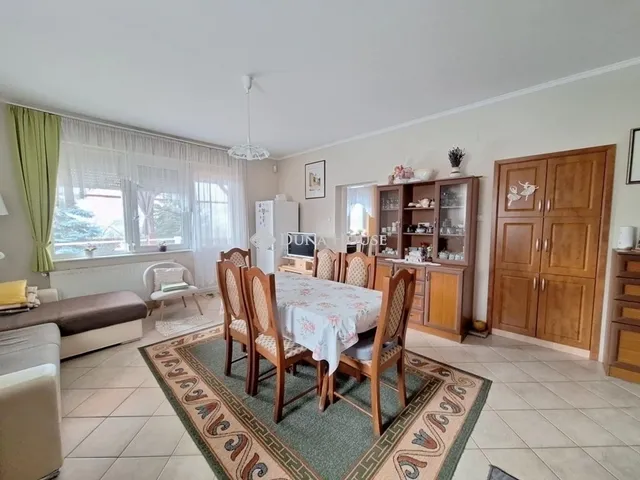 Eladó lakás Pécs, Újhegy 71 nm