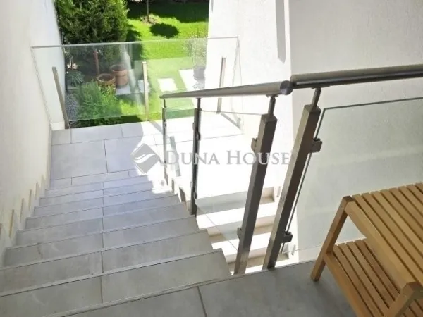 Eladó lakás Pécs, Mecsekoldal 152 nm