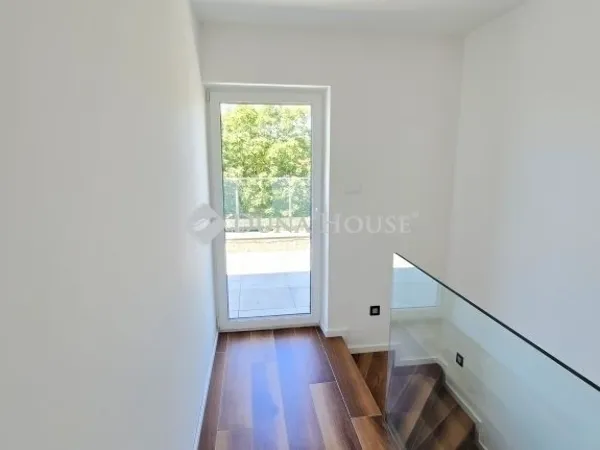 Eladó lakás Pécs, Mecsekoldal 152 nm