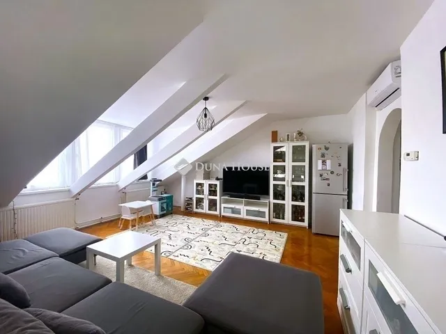 Eladó lakás Pécs, Uránváros 80 nm