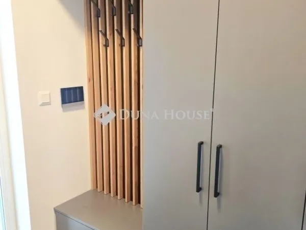 Eladó lakás Pécs, Mecsekoldal 152 nm